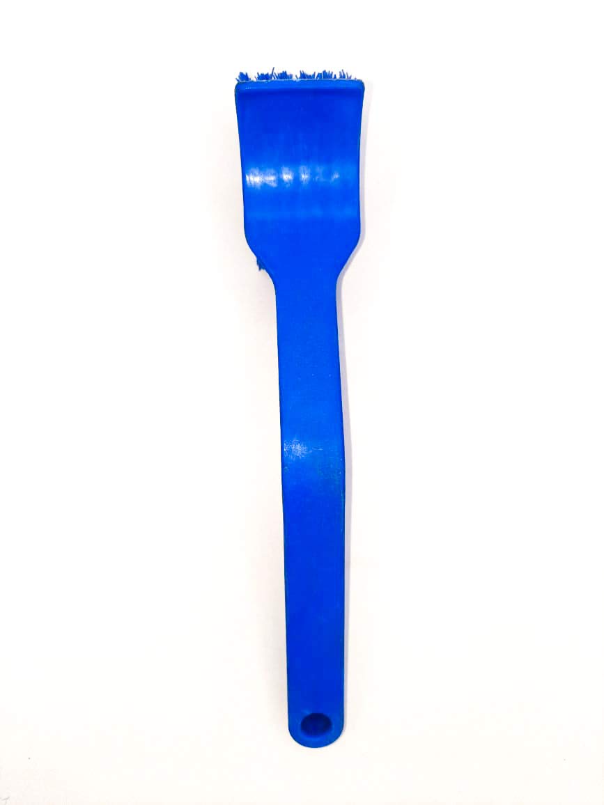 Shaker sipper glass with ergonomic design Shaker sipper glass with ergonomic design